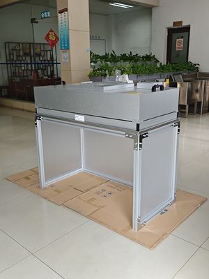 1175*575*320MMサイズ 水平面ラミナルフロー付きのクリーンベンチ ワークベンチ 作業面を横断して空気が流れます